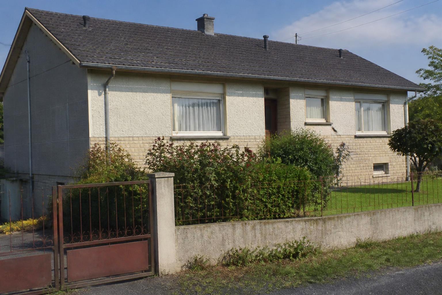 découvrez comment identifier les zones à risque d'amiante dans une maison phénix et les démarches essentielles à suivre pour assurer la sécurité de votre habitation.
