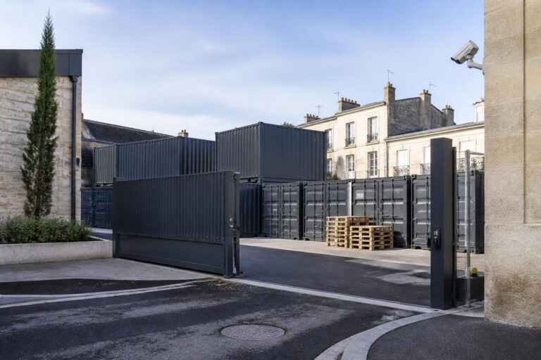 découvrez les tarifs de location d'un garde-meuble à bordeaux et trouvez des solutions de stockage adaptées à vos besoins et budget.