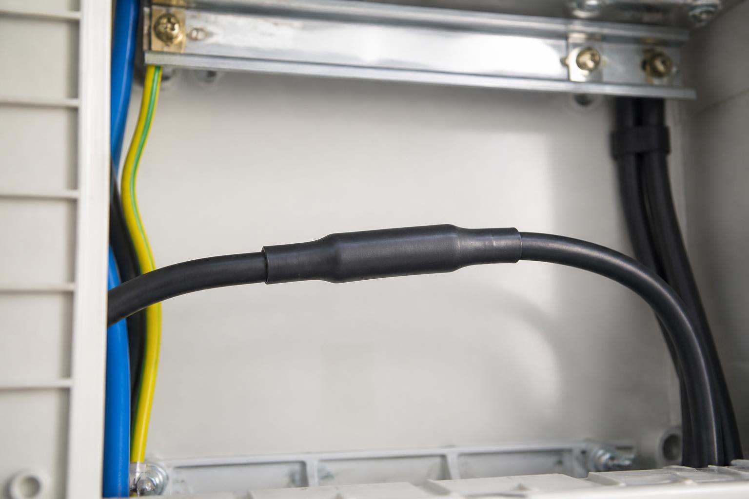 découvrez les meilleures méthodes pour connecter en toute sécurité deux câbles de 16 mm², garantissant une installation électrique fiable et conforme aux normes.