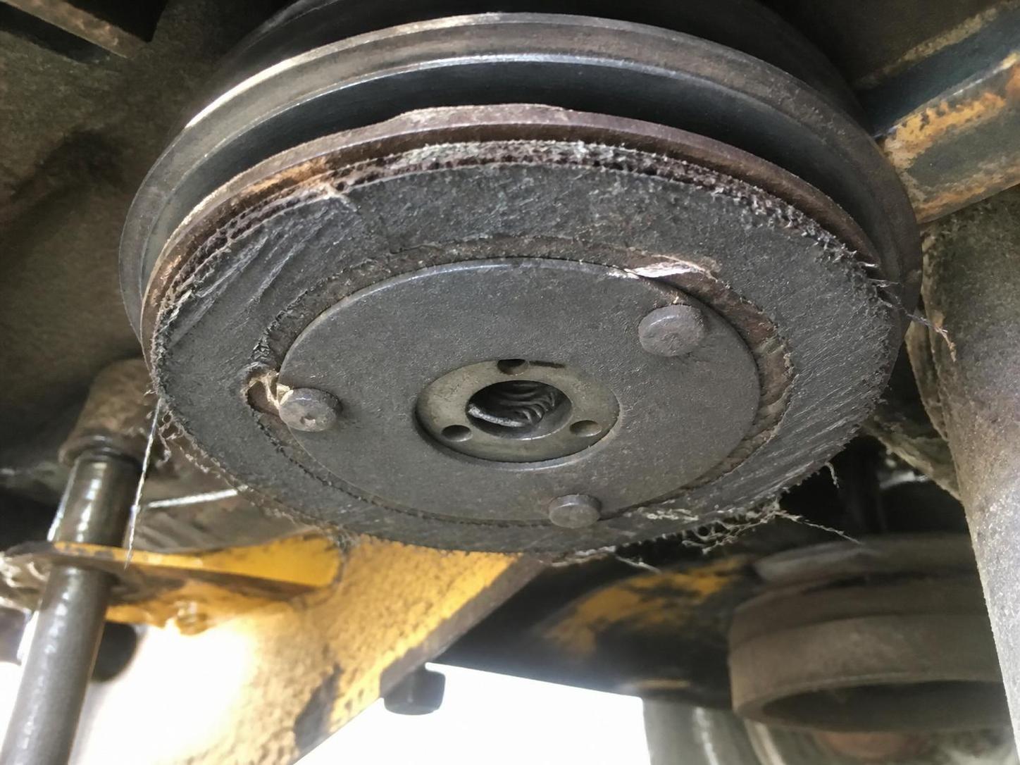 découvrez les principales causes de panne de transmission sur la mc culloch m95-66x et apprenez comment résoudre les problèmes qui empêchent l'avancement pour un fonctionnement optimal.