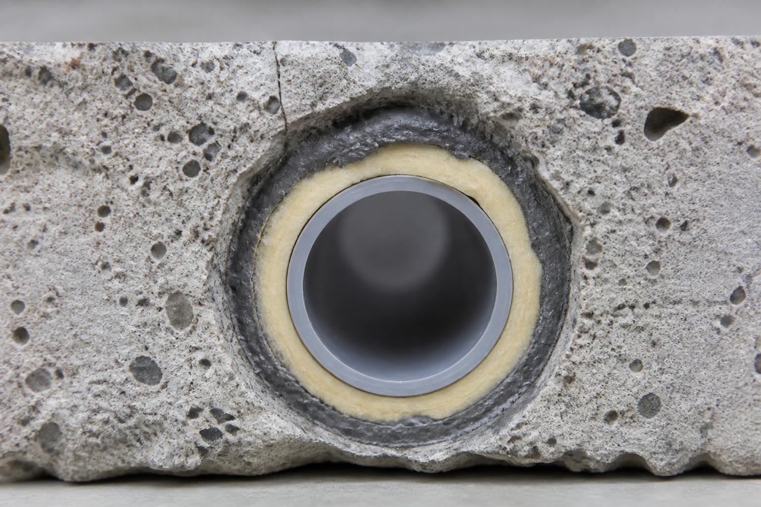 découvrez comment choisir la meilleure protection pour vos tuyaux pvc dans le béton afin d'assurer durabilité et résistance dans vos installations de plomberie.
