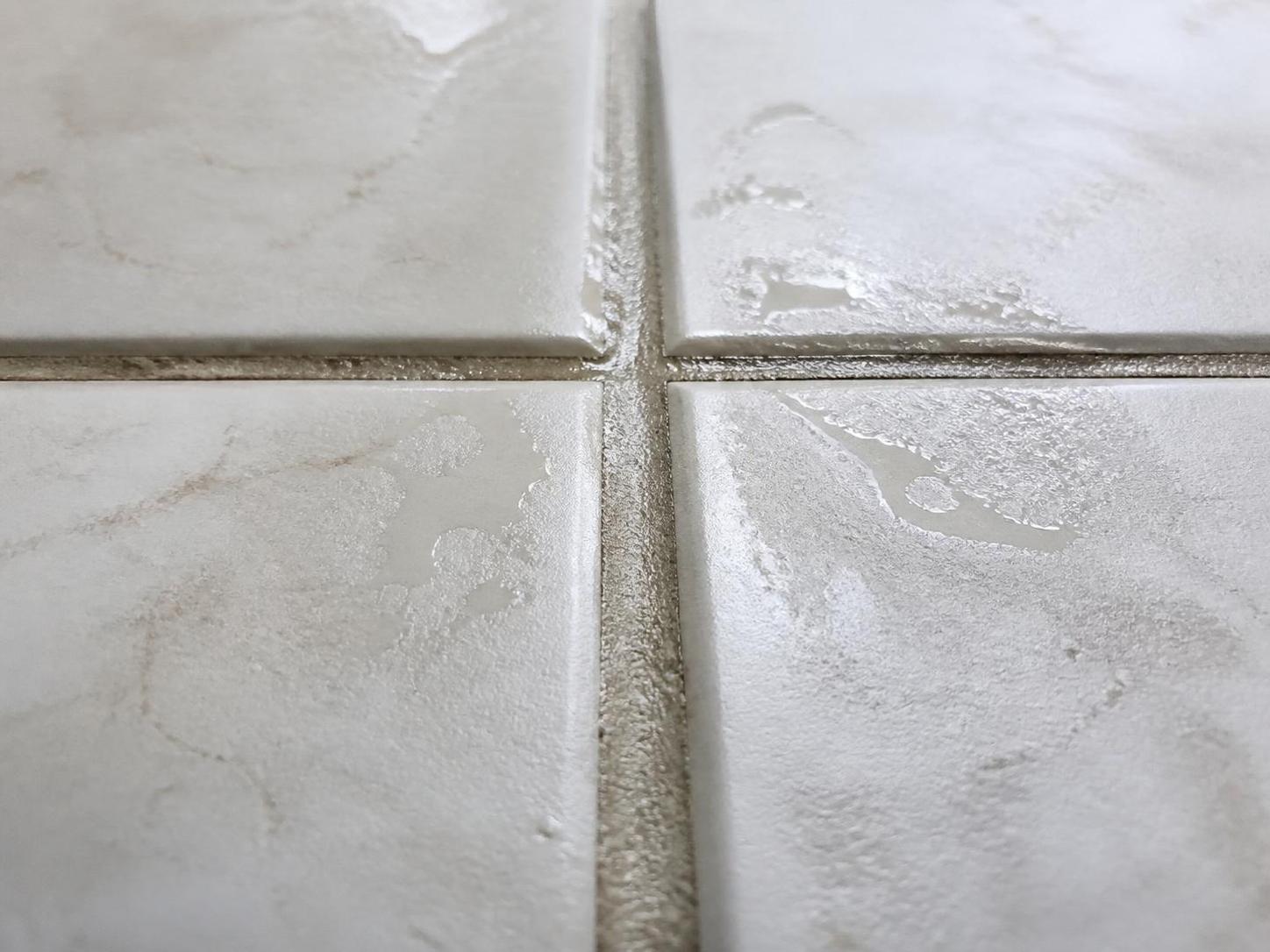 découvrez pourquoi le joint de carrelage blanchit en séchant, les causes principales de ce phénomène et les méthodes efficaces pour y remédier et préserver l'esthétique de vos surfaces carrelées.
