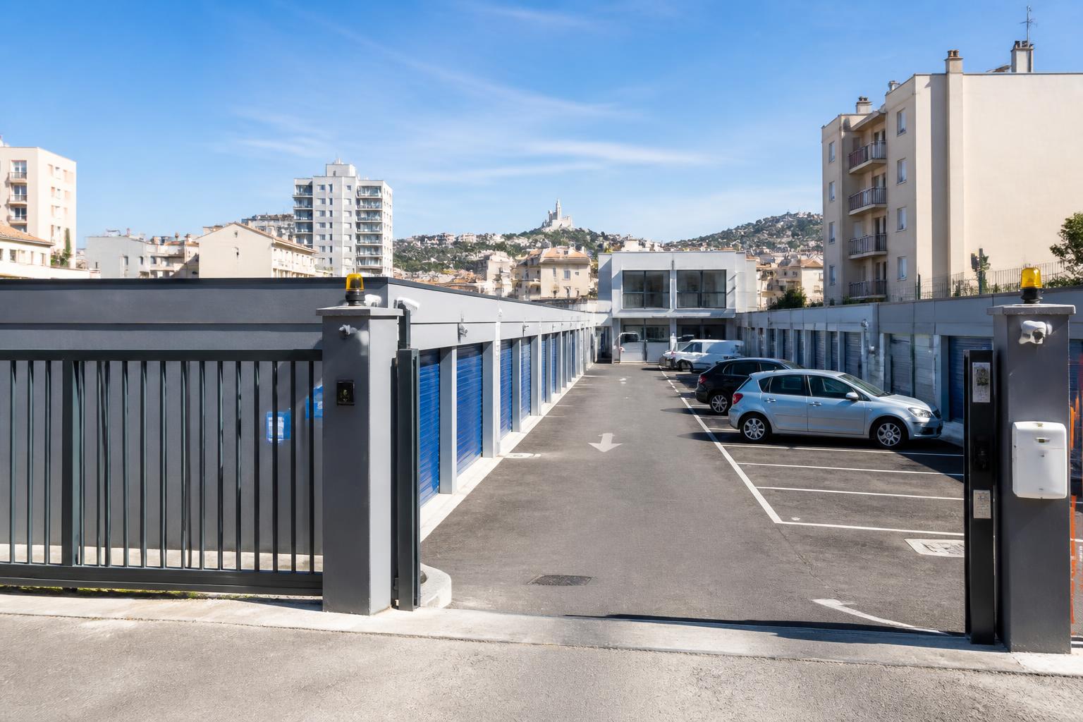 découvrez les tarifs pour louer un garde-meuble à marseille et trouvez la solution de stockage adaptée à vos besoins et votre budget.