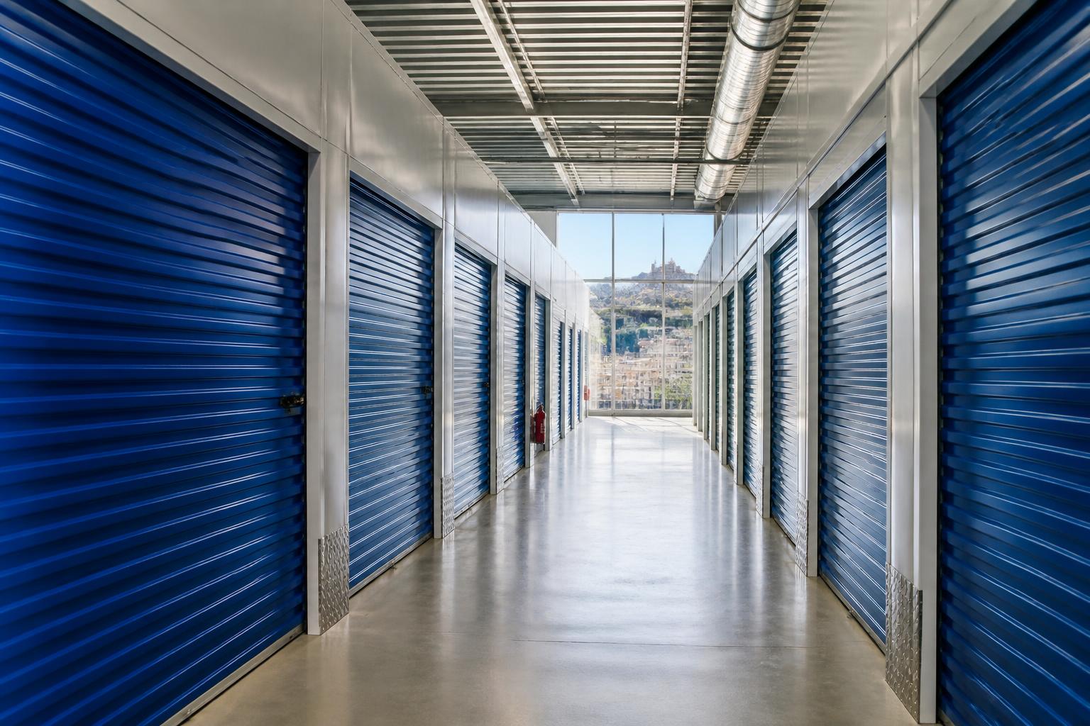 découvrez les tarifs pour louer un garde-meuble à marseille et trouvez des solutions de stockage sécurisées adaptées à vos besoins.