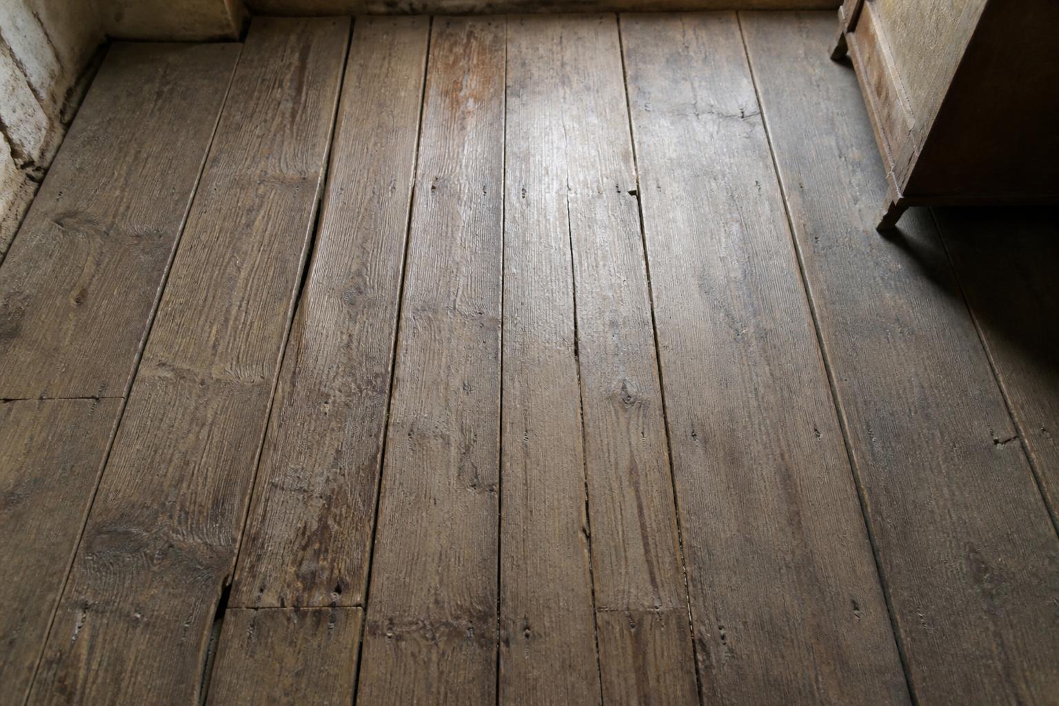 découvrez des conseils pratiques pour redresser un plancher ancien et irrégulier dans une vieille maison, afin de réussir votre rénovation en toute simplicité.