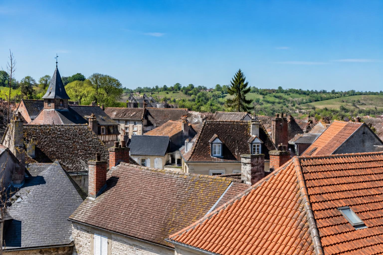 découvrez notre guide complet sur les tuiles de toiture en 2026 : conseils d'entretien, méthodes de remplacement et estimation des coûts pour protéger et valoriser votre maison.