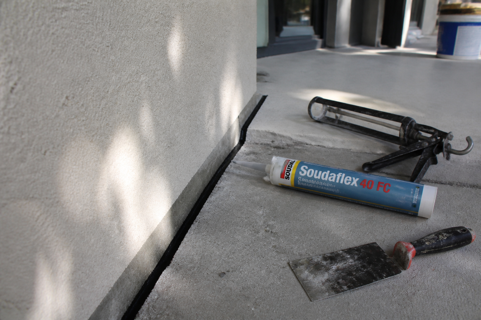 Joint de dilatation terrasse contre maison : conseils et installation